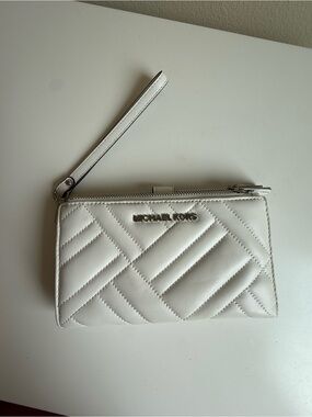 Michael Kors White Quilted Leather Wristlet with Gold Logo